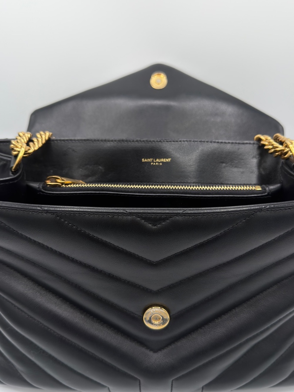 Saint Laurent Loulou Large Shoulder Bag YSL Gold Chain in Quilted Black - Picture 8 of 12